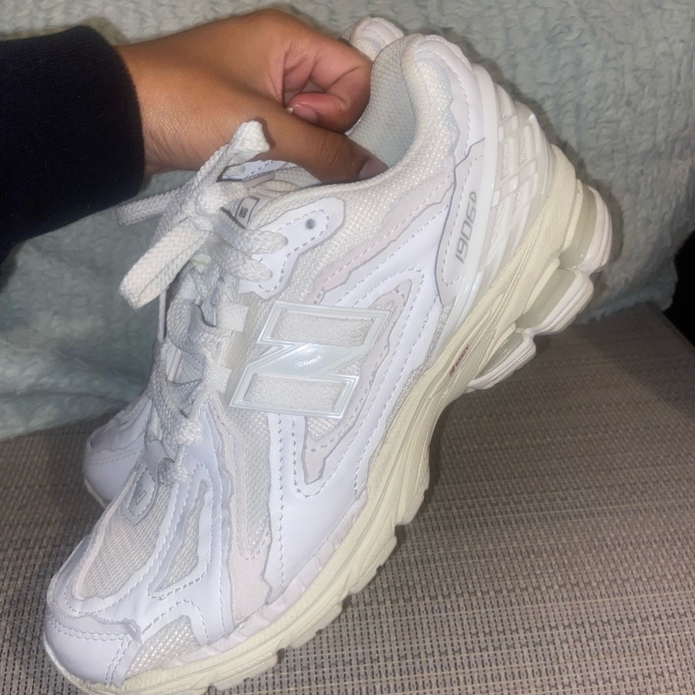 2023 1906D 'Protection Pack - White Turtledove